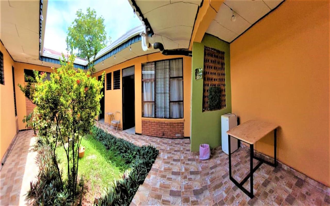 Hospedaje Dona Koko Puerto Limon Exterior photo